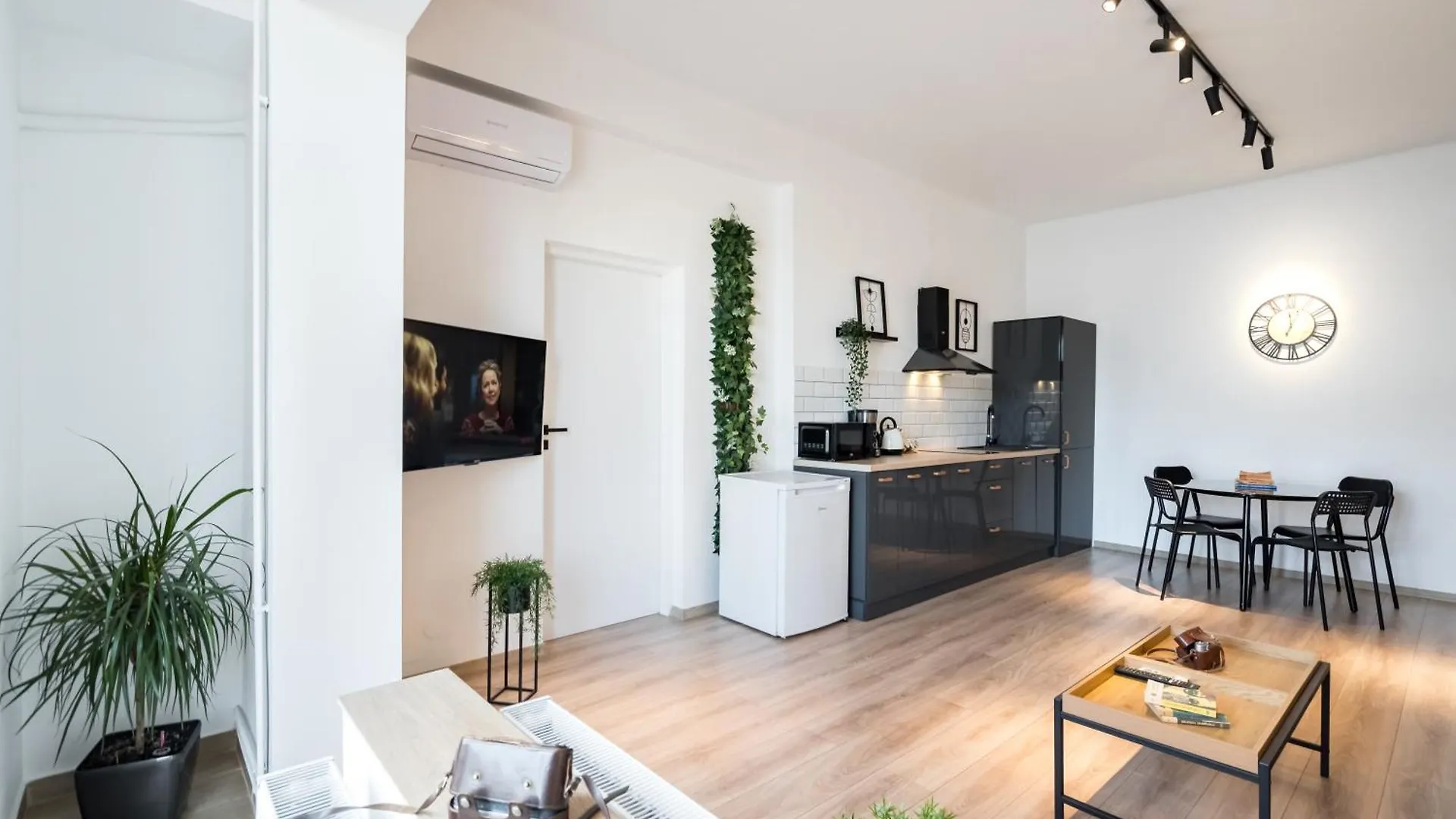Old Town - City Center - Esiko By Mrg Apartments بوخارست