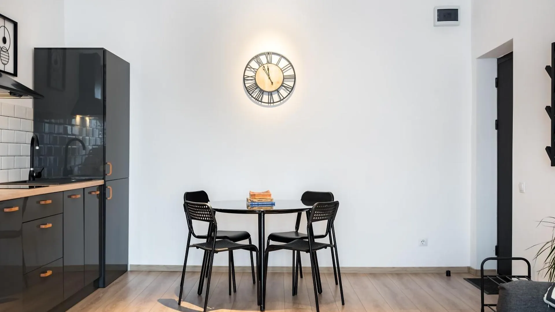 Old Town - City Center - Esiko By Mrg Apartments بوخارست
