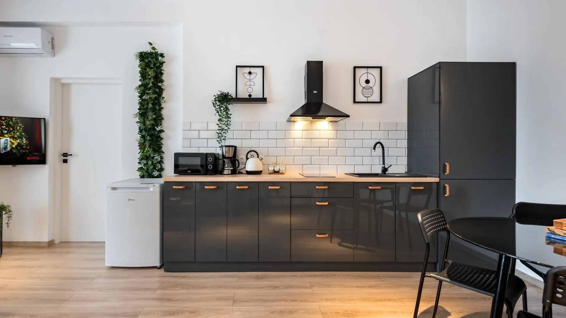 Old Town - City Center - Esiko By Mrg Apartments Бухарест