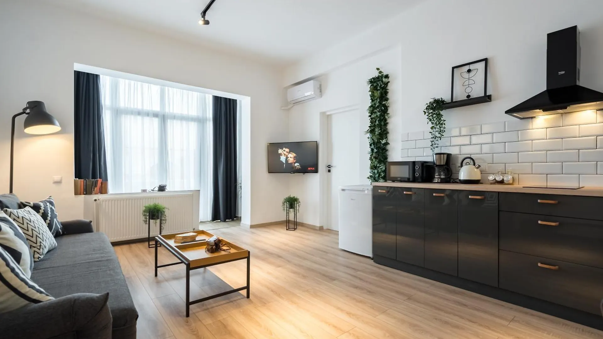 Old Town - City Center - Esiko By Mrg Apartments Бухарест